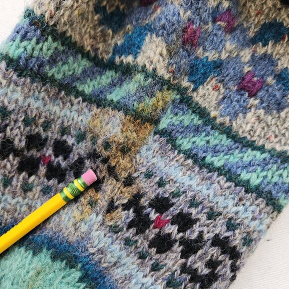 Vintage L.L. Bean Pure Wool Cardigan Sweater Floral Fair Isle Cottagecore Cabin - Picture 6 of 13